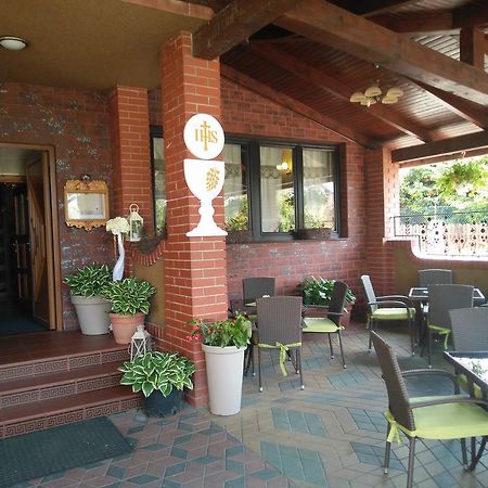 Hotel Rypsowka Nowy Sacz Ngoại thất bức ảnh