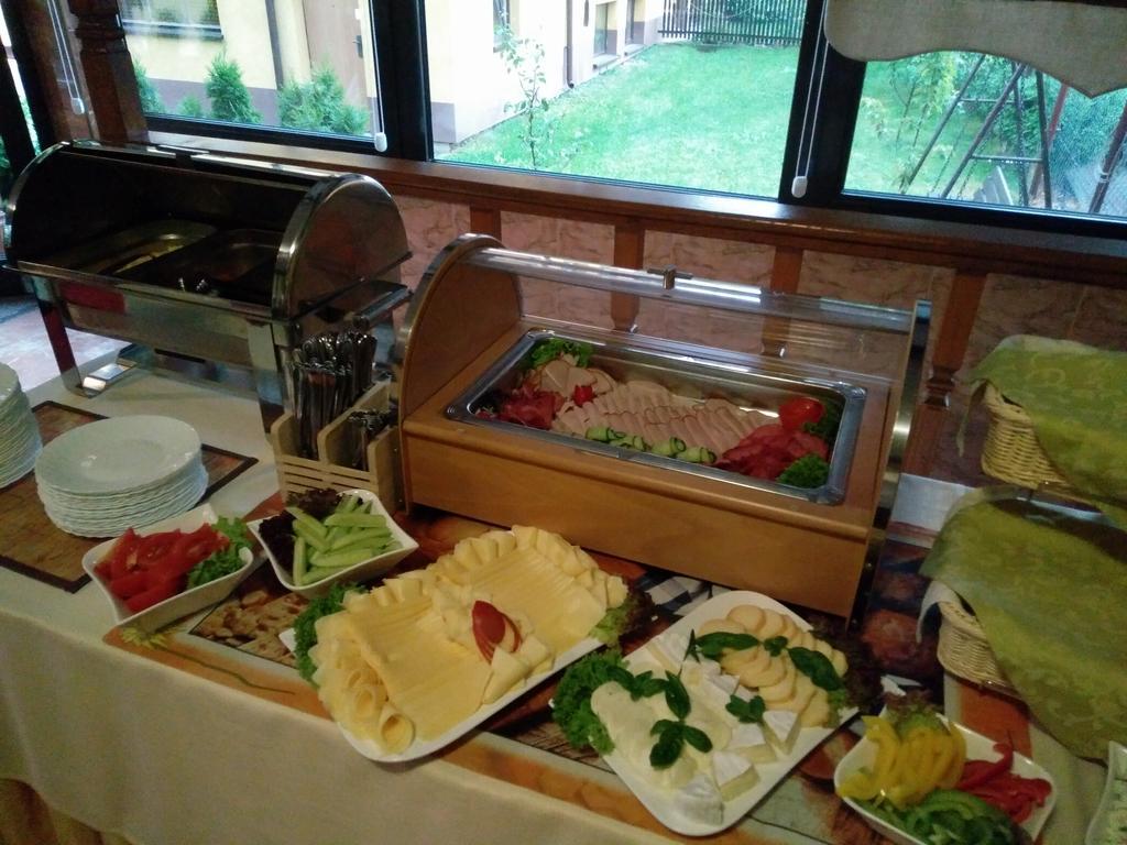 Hotel Rypsowka Nowy Sacz Ngoại thất bức ảnh