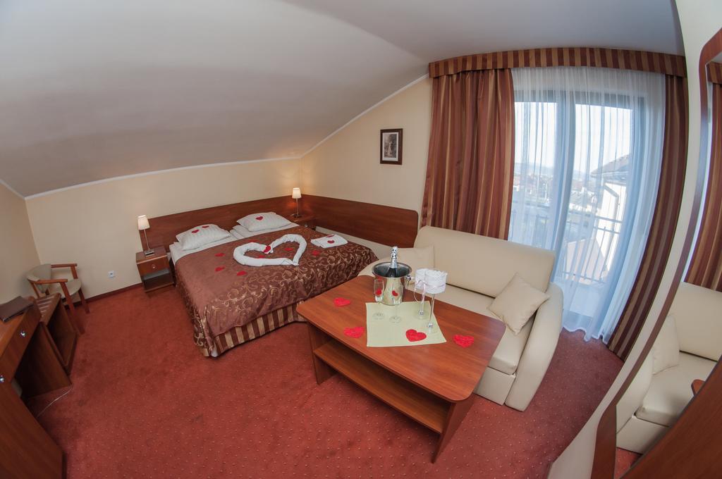 Hotel Rypsowka Nowy Sacz Ngoại thất bức ảnh