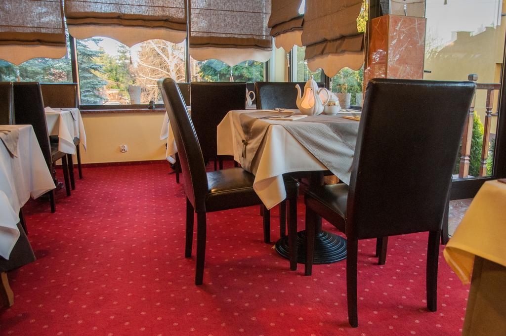 Hotel Rypsowka Nowy Sacz Ngoại thất bức ảnh